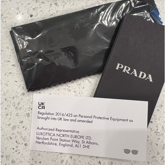 NEW Prada PR 17WF 1AB5S0 Black
Rectangle Unisex Sunglasses - Picture 11 of 14